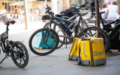 Elements de treball dels repartidors a la Plaça de l'Àngel | Roger Benet